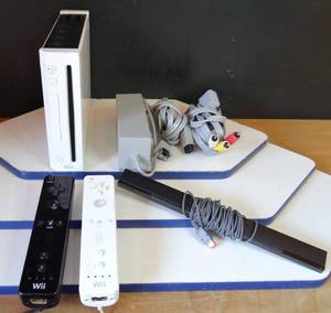 lot 14 image: Nintendo Wii White RVL-001 Console, Controller and Acessories