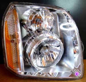 lot 45 image: NEW Eagle Eye Lights GM455-B001R Headlight Assembly - FITS 2007-2014 GMC Yukon, Denali Yukon XL 1500