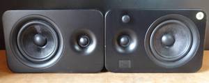 lot 138 image: BIG $ ITEM - Kanto YUMI Powered Stereo Speakers with Bluetooth