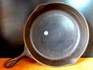 lot 146 image: RARE Vintage Wagner Ware Sidney -O- Cast Iron Skillet $$$