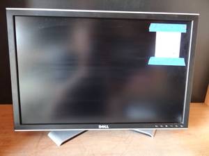 lot 193 image: Dell 24 2407 Wfp Entrada Video Monitor - WORKS, BUT OPERATES FROM PLUG ONLY $$$
