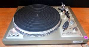 lot 254 image: VINTAGE AKAI AP-207 TURNTABLE - TESTEDPOWER GOOD AND FUNTIONAL $$$
