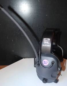 lot 267 image: WILLSON SAFETY WARE AMFM RADIO WITH HEARING PROTECTION
