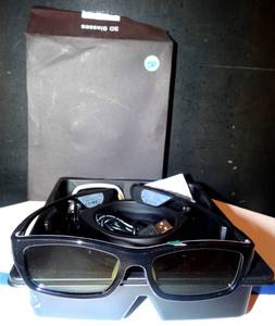 lot 280 image: SET OF 2 PROFESSIONAL 3D GLASSES IN BOX