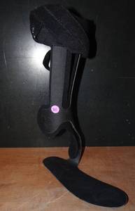 lot 310 image: RIGHT FOOT PROSTHETIC AID