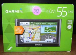 lot 313 image: Garmin Nuvi 55 LM GPS - COMPLETE IN ORIG BOX