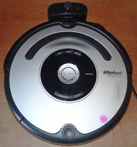 lot 330 image: iRobot Roomba 561 -SlverBlack- Robotic Vacuum - TURNED ON WHEN HOOKED UP TO CHARGER $$$