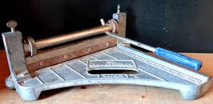 lot 342 image: Crain Model A 12 Inch Vinyl Tile Cutter