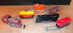 lot 345 image: VINATGE METAL TRACK AND TRAIN SET AS SHOWN