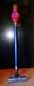 lot 358 image: DYSON ANIMAL STICK VACUUM WITH CHARGER - TESTEDWORKS