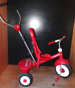 lot 370 image: RADIO FLYER 3-in-1 Stroll n Trike, 3 Stages Grows with Child, Red