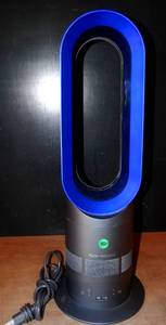 lot 380 image: Dyson Fan Hot  Cool AM05 Table Fan Blue - POWERS ON ADJUSTABLE FAN TO 10 SETTINGS