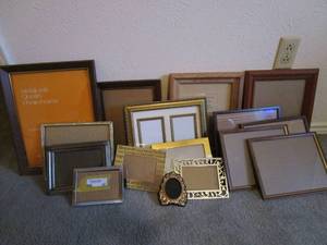 lot 35 image: LOT OF PICTURE FRAMES