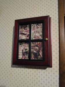 lot 22 image: WALL HANGING KEY BOX, KEYS NOT INCLUDED