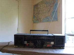 lot 74 image: VINTAGE SHARP CASSETTE TAPE PLAYER QT-93 W DETACHABLE SPEAKERS
