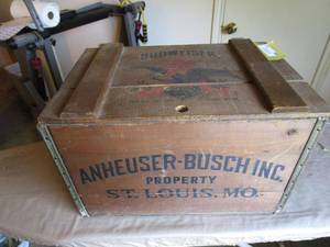 lot 75 image: 1876-1976 CENTENNIIAL ANHEUSER-BUSCH INC. BUDWEISER WOODEN BEER CRATE, HINGED LID, GREAT CONDITION &amp QUALITY