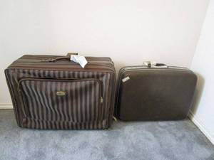 lot 213 image: VINTAGE SAMSONITE SUITCASE, DESTINATION SUITCASE WITH WHEELS