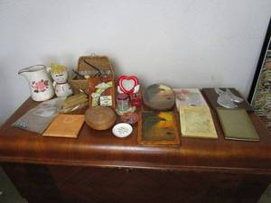 lot 220 image: VINTAGE MOODY MARY&nbsp BANK WALL DECOR PIECES, WICKER TRINKET BOX, AND MORE