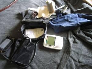 lot 221 image: BLOOD PRESSURE CUFF WITH QUICK READER, ARM SLING, WRIST BRACE, MISC WRAP SUPPLIES