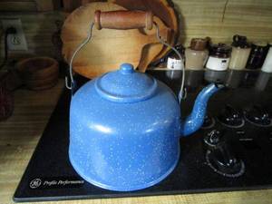 lot 234 image: VINTAGE BLUE SPECKLE TEA POT WITH METAL AND WOOD HANDLE