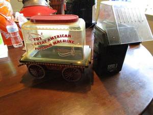 lot 237 image: VINTAGE POPCORN MACHINE WAGON BY SUNBEAM AND POPCON AIR POPPER MACHINE