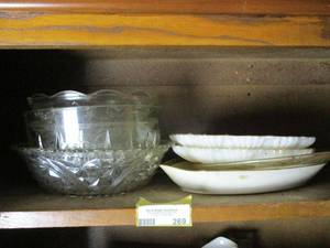 lot 269 image: VINTAGE DEVILLED EGG SERVING PLATTERS, VARIETY OF GLASS SERVING BOWLS