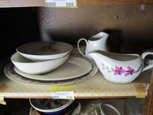 lot 270 image: HAND PAINTED GRAVY BOAT, MISC DISHWARE