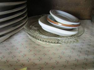 lot 271 image: GLASS & CHINA BOWLS, FRUIT PATTERN