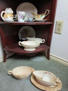 lot 96 image: VARIOUS CHINA TEA SET PIECES, VARIOUS BRANDS SUCH AS NIPPON, ELIZABETHAN STAFFORDSHIRE, H. F. COORS CHEFSWARE, ROYAL WORCESTER