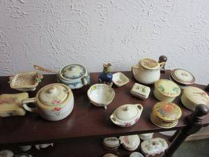 lot 98 image: VARIOUS CHINA PIECES, MULTIPLE BRANDS
