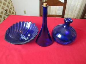 lot 112 image: COBALT GLASS JARS &amp LARGE BOWL
