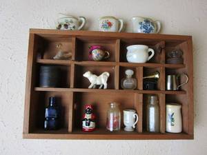lot 114 image: WALL MOUNTED DISPLAY SHELF, UNIQUE CONTENTS INCL.