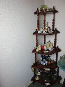 lot 120 image: CORNER DISPLAY SHELF, CONTENTS NOT INCL.