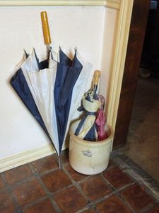 lot 142 image: ANTIQUE 1900 - 1920s RANSBOTTOM BLUE CROWN STONEWARE CROCK, UMBRELLAS