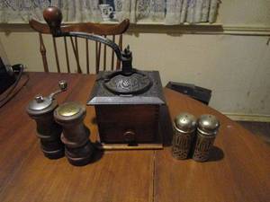 lot 147 image: VINTAGE MID-CENTURY CAST-IRON COFFEE GRINDER W WOODEN DRAWERS, SALT SHAKER &amp PEPPER GRINDER, SILVER SALT &amp PEPPER SHAKERS
