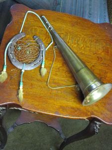 lot 314 image: DREAM CATCHER MADE USING HORSESHOE, VINTAGE BRASS HORN