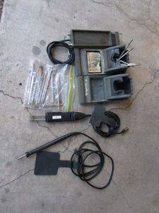 lot 328 image: METCAL SOLDERING STATION W MANY ATTATCHMENTS
