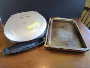 lot 284 image: GEORGE FORMAN GRILL WITH TRAY,&nbsp COOKIE SHEET PANS