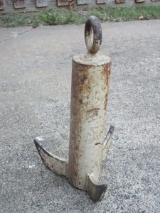 lot 366 image: VINTAGE BOAT ANCHOR