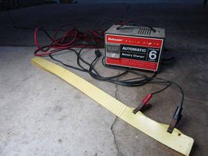 lot 375 image: SHAUER SOLID STATE BATTERY CHARGER