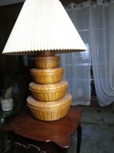 lot 376 image: UNIQUE LAMP