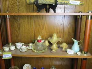 lot 317 image: VARIOUS CHINA TEA SET PIECES, DECANTER, CERAMIC MUSHROOMS
