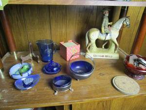 lot 382 image: COBALT GLASS ITEMS, CERAMIC ROBERT E. LEE ON HORSE, ASH TRAY