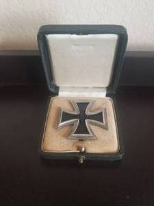 lot 2 image: Original WWII - German Cased 1939 Iron Cross 1st class