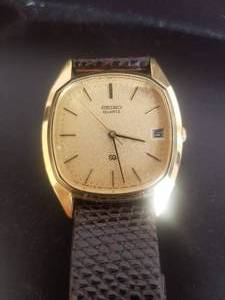 lot 8 image: Vintage mens Seiko classic gold tone watch - 7122-5039