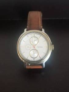 lot 28 image: Very nice mens Fossil watch with leather band