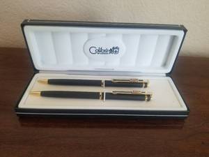 lot 44 image: Colibri pen set in case