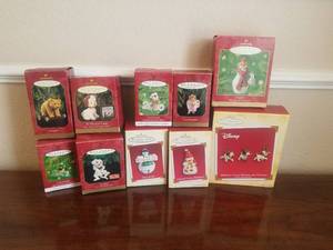 lot 63 image: Selection of Hallmark Christmas ornaments