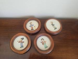 lot 79 image: Selection of 4 Hummel Goebel - W. Germany mini plates in wood frames - 1-4 editions - Little Music Makers