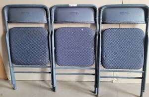lot 5 image: LOT OF 3 CUSHIONED FOLDING CHAIRS IN COLOR AS SHOWN. (SOLD 3 X THE MONEY)